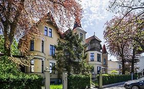 Premium Basement Apartament By Vibe Hostel